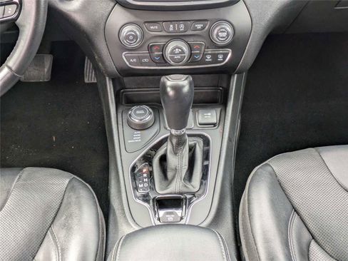 Certified 2023 Jeep Cherokee Altitude Lux AWD/4WD image 21