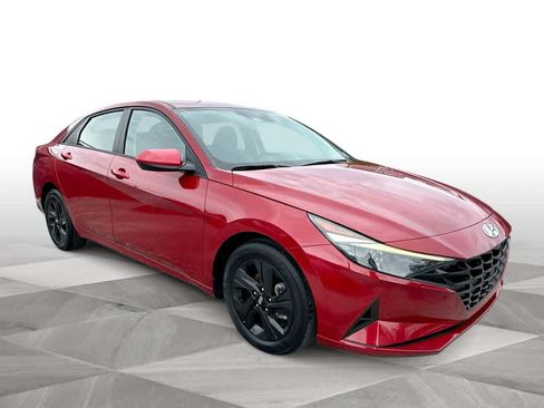 Used 2023 Hyundai Elantra SEL FWD image 2
