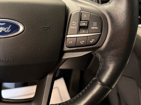 Used 2020 Ford Explorer XLT image 11