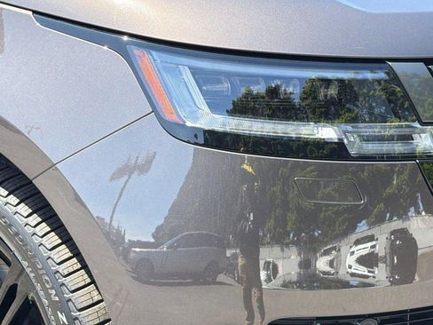 Used 2023 Land Rover Range Rover Long Wheelbase First Edition image 10