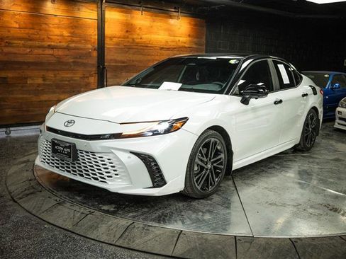 Used 2025 Toyota Camry XSE w/ Premium Plus Package image 2