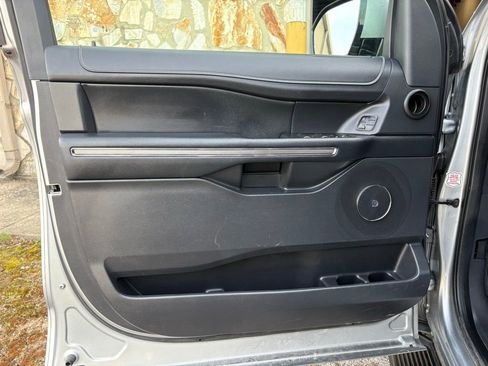Used 2024 Ford Expedition XLT AWD/4WD image 20