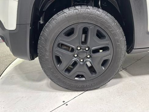 Used 2018 Jeep Renegade Trailhawk w/ Cold Weather Group II AWD/4WD image 6
