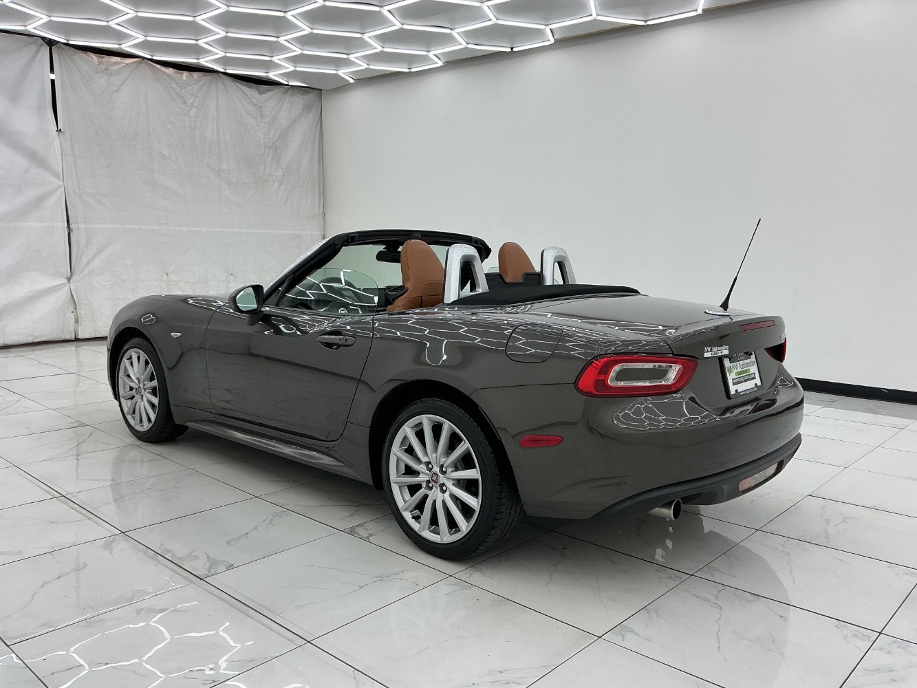 Used 2017 FIAT 124 Spider Lusso RWD image 19