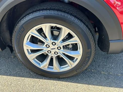 Certified 2024 Ford Explorer XLT w/ Equipment Group 202A image 6