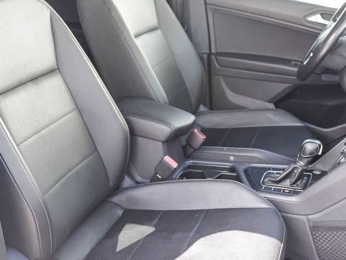 Used 2019 Volkswagen Tiguan SE w/ Panoramic Sunroof Package FWD image 17