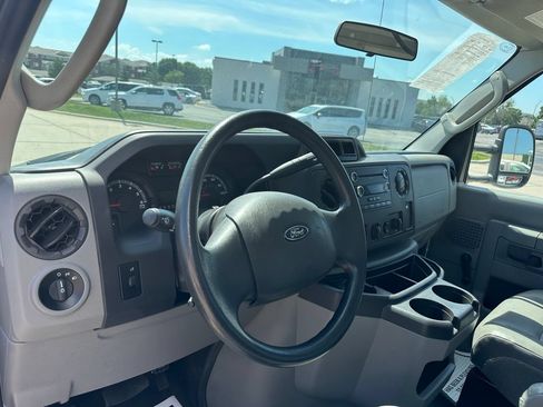 Used 2015 Ford E-450 and Econoline 450 Super Duty RWD image 20