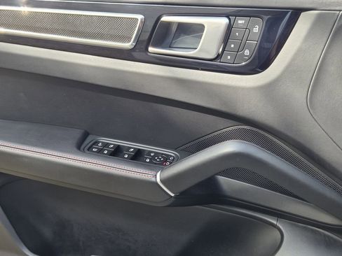 Used 2022 Porsche Cayenne E-Hybrid Coupe image 28