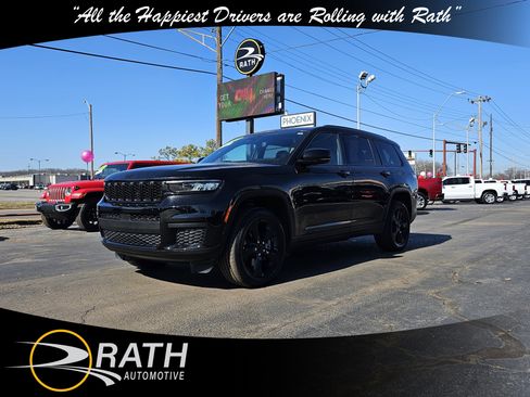 Used 2023 Jeep Grand Cherokee L Laredo image 1