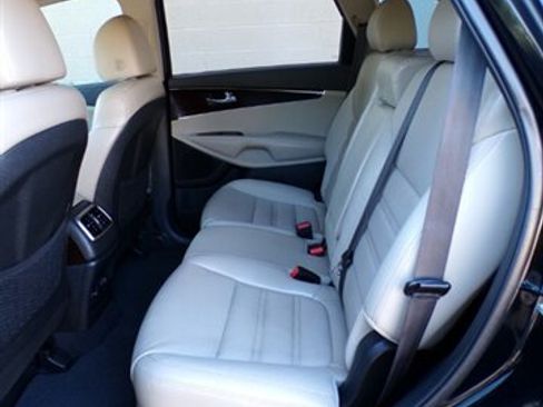 Used 2020 Kia Sorento EX FWD image 20