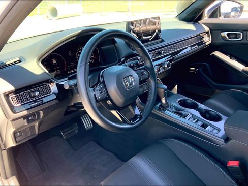 Used 2025 Honda Civic Sport image 17
