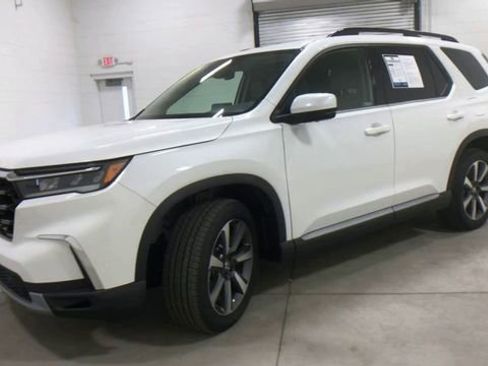 Used 2023 Honda Pilot Elite image 7
