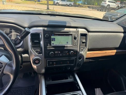 Used 2017 Nissan Titan SL w/ SL Towing Convenience Package RWD image 19