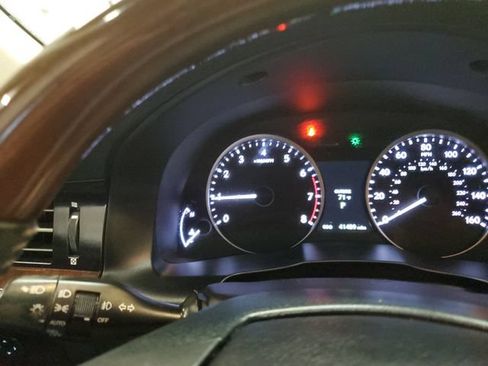 Used 2013 Lexus ES 350 w/ Luxury Pkg FWD image 17