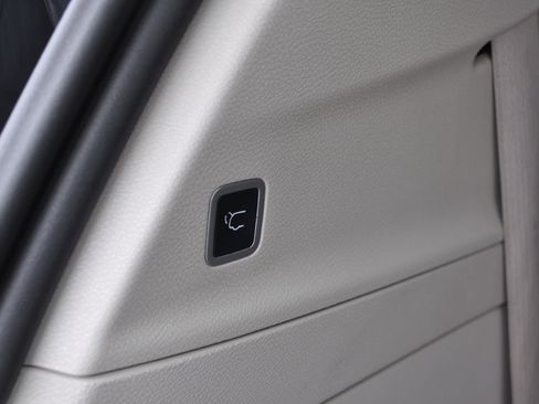 Used 2022 Chrysler Pacifica Limited image 22