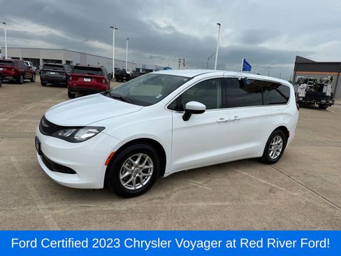 Used 2023 Chrysler Voyager LX FWD image 1