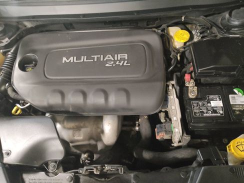 Used 2016 Jeep Cherokee Sport FWD image 30
