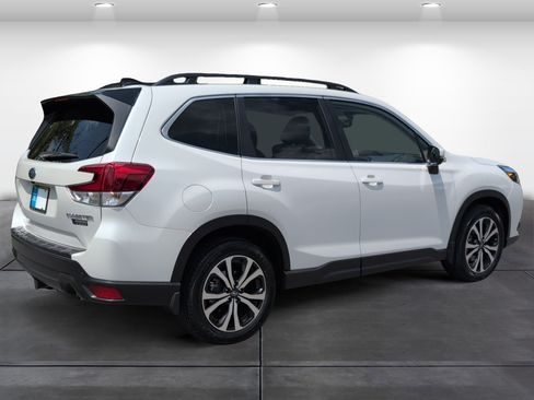 Used 2024 Subaru Forester Limited w/ Convenience Package AWD/4WD image 5