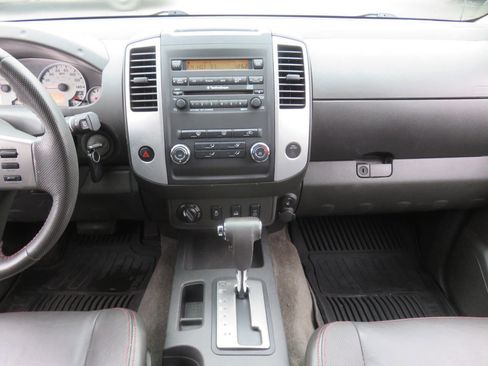 Used 2012 Nissan Xterra PRO-4X w/ Pro-4x Leather Pkg image 16
