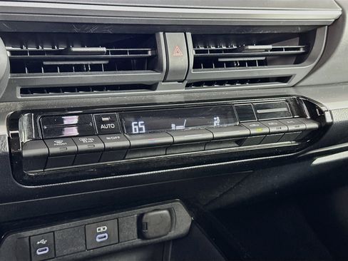 Used 2025 Toyota Prius LE FWD image 23