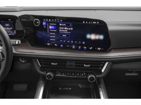 Used 2025 Chevrolet Suburban Z71 AWD/4WD image 12