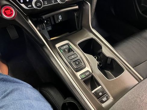 Used 2019 Honda Accord Touring image 29