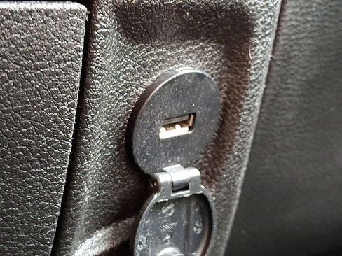 Used 2020 RAM 1500 Classic SLT image 27