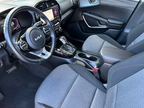 Used 2023 Kia Soul EX image 10