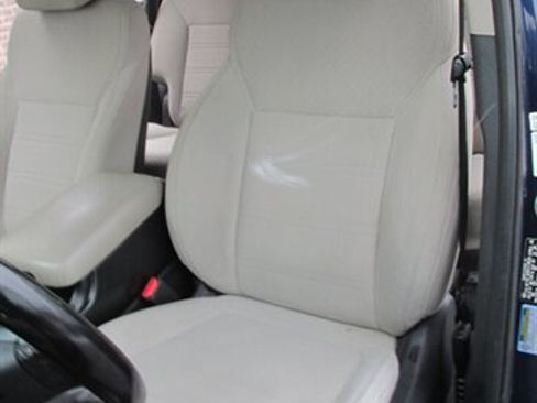 Used 2017 Kia Sorento LX w/ LX Convenience Package image 10