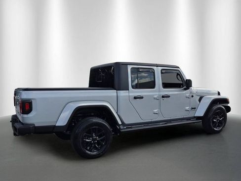 Used 2023 Jeep Gladiator Sport AWD/4WD image 7