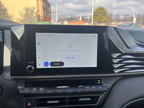 Used 2025 Toyota Camry SE image 21