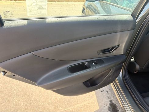 Certified 2025 Hyundai Elantra Sport FWD image 22
