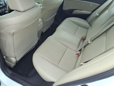 Used 2018 Acura ILX image 9