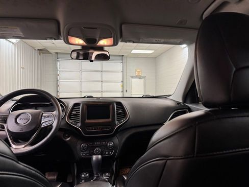 Used 2019 Jeep Cherokee Latitude Plus w/ Cold Weather Group image 20