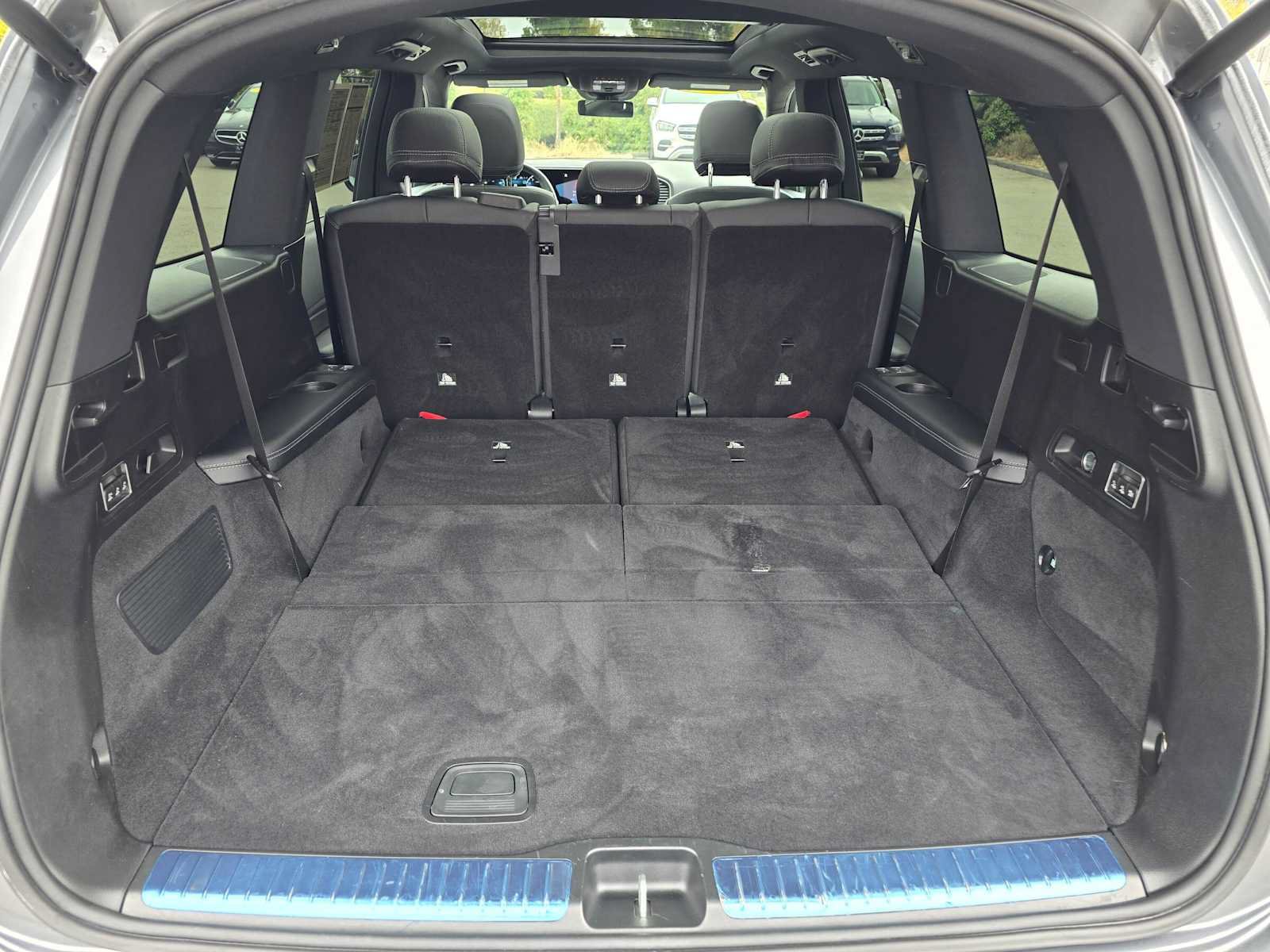 Used 2025 Mercedes-Benz GLS 450 4MATIC w/ AMG Line Exterior image 14