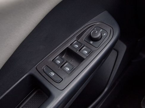 Used 2025 Volkswagen Taos SE image 25