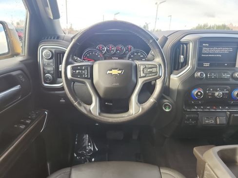 Used 2022 Chevrolet Silverado 1500 LT AWD/4WD image 8