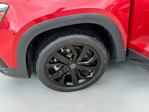 Used 2023 Volkswagen Taos SE image 36