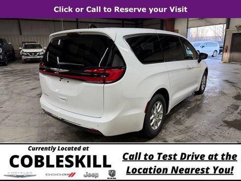 New 2026 Chrysler Pacifica Select FWD image 4