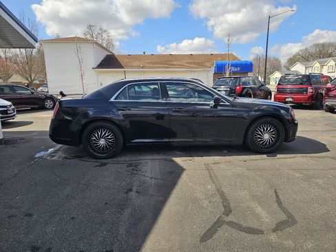 Used 2012 Chrysler 300 S w/ Luxury Group image 12