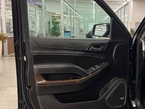 Used 2018 Chevrolet Tahoe LT w/ LT Signature Package image 28