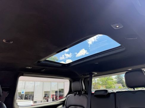 Used 2022 Jeep Grand Wagoneer Series II AWD/4WD image 25