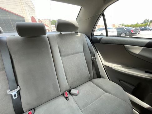 Used 2013 Toyota Corolla L FWD image 40