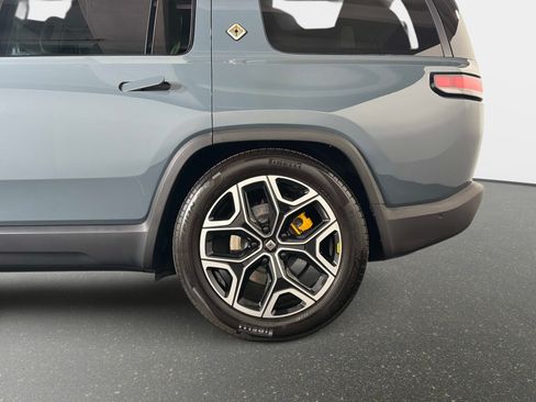 Used 2026 Rivian R1S Premium AWD/4WD image 13