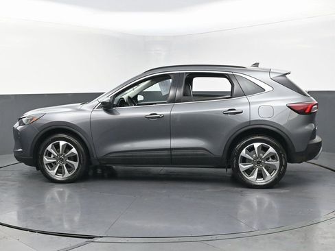 Used 2025 Ford Escape Platinum image 8