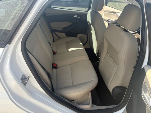 Used 2016 Ford Focus SE w/ SE Power Seat Package image 30