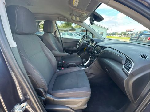 Used 2018 Chevrolet Trax LS FWD image 23