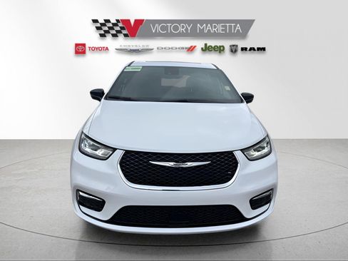 New 2026 Chrysler Pacifica Select image 6