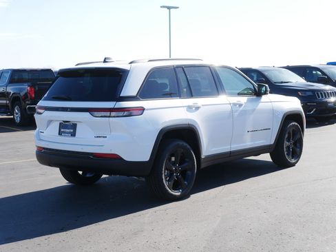 New 2025 Jeep Grand Cherokee Limited image 2
