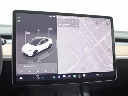 Used 2023 Tesla Model Y Long Range image 16